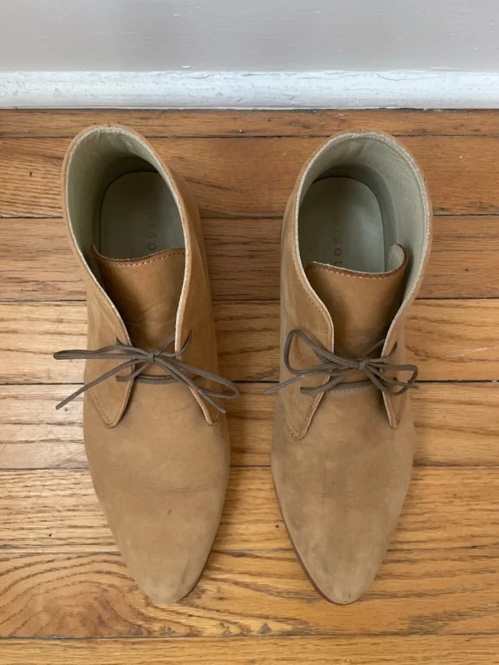 Nisolo Isa Women’s Tan Beige Leather Lace Up Chukka Booties